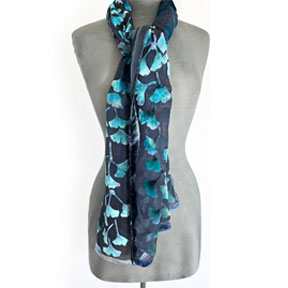 Shawl with grey and blue Gingko leaves